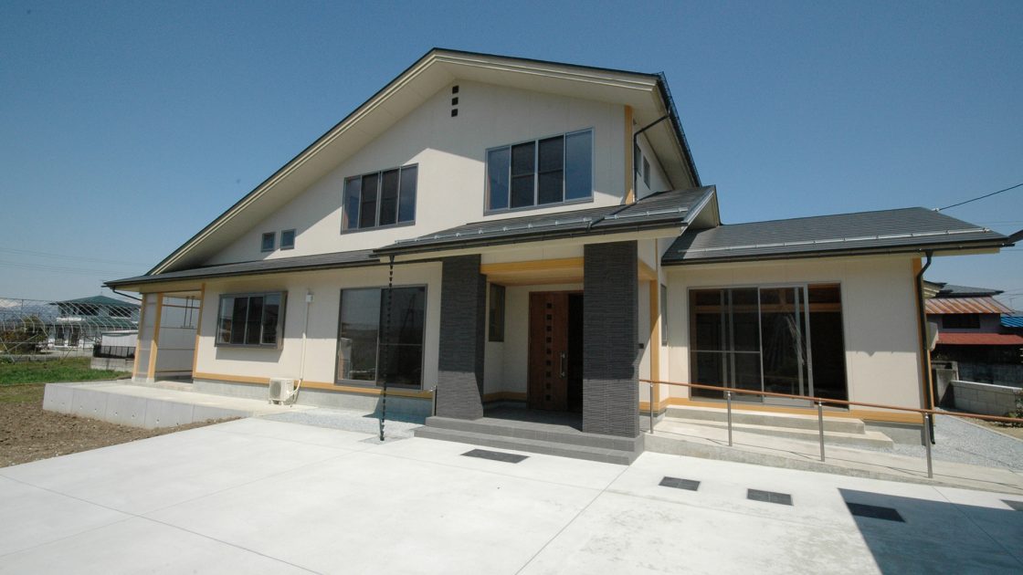 大屋根が美しい家 市村工務店
